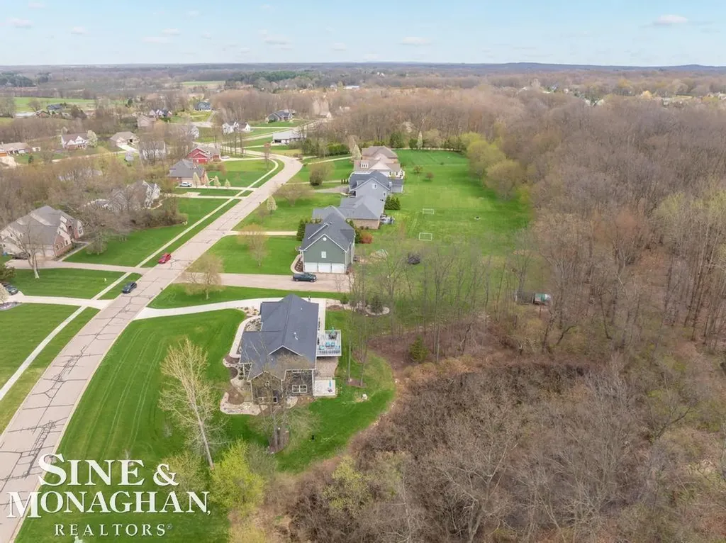 2285 White Hawk Trl Road Marion Township MI 48843
