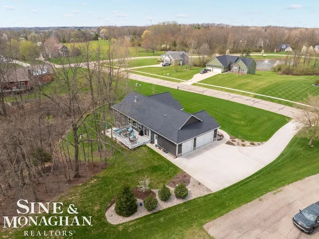 2285 White Hawk Trl Road Marion Township MI 48843