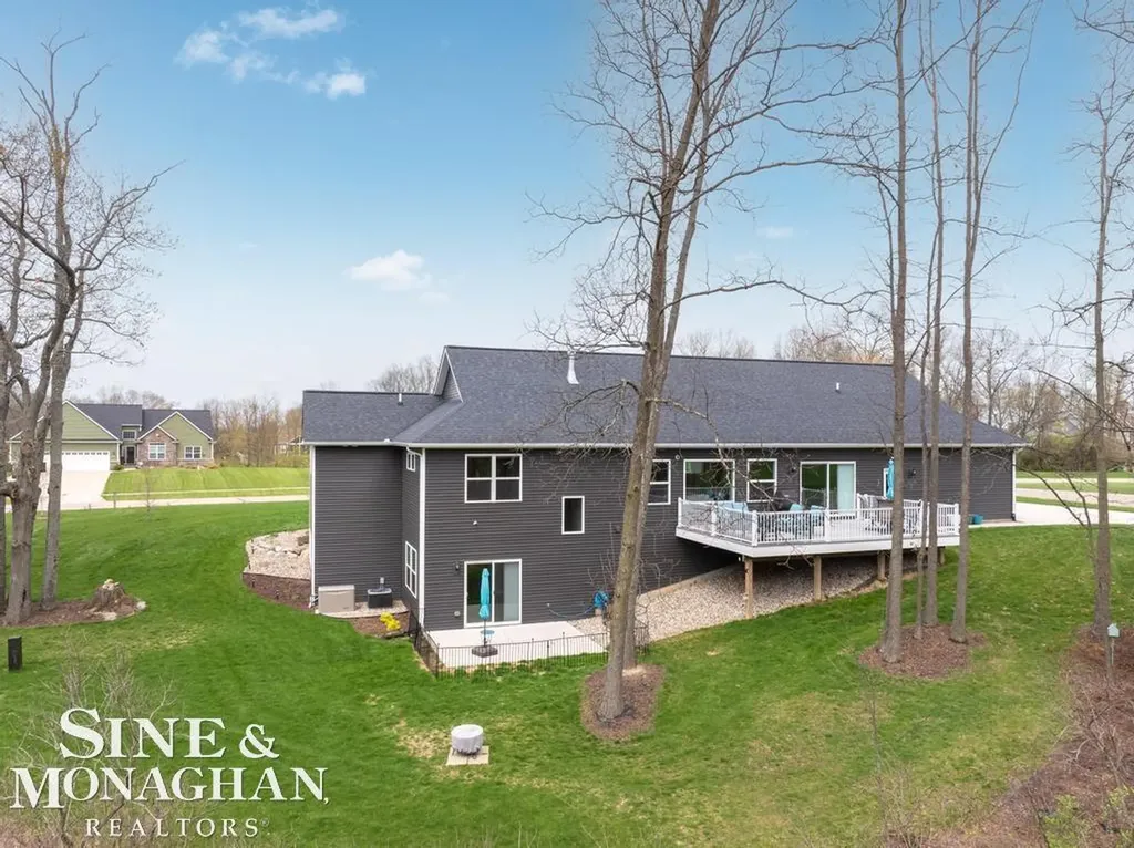 2285 White Hawk Trl Road Marion Township MI 48843