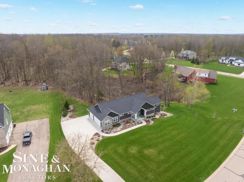 2285 White Hawk Trl Road Marion Township MI 48843