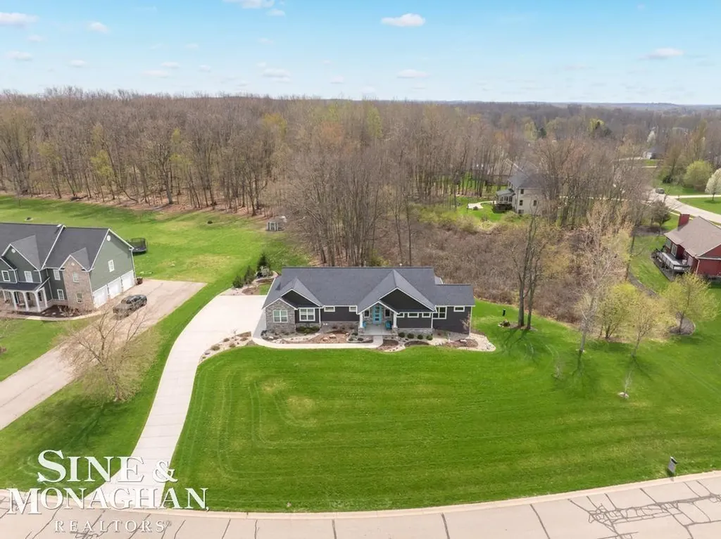 2285 White Hawk Trl Road Marion Township MI 48843