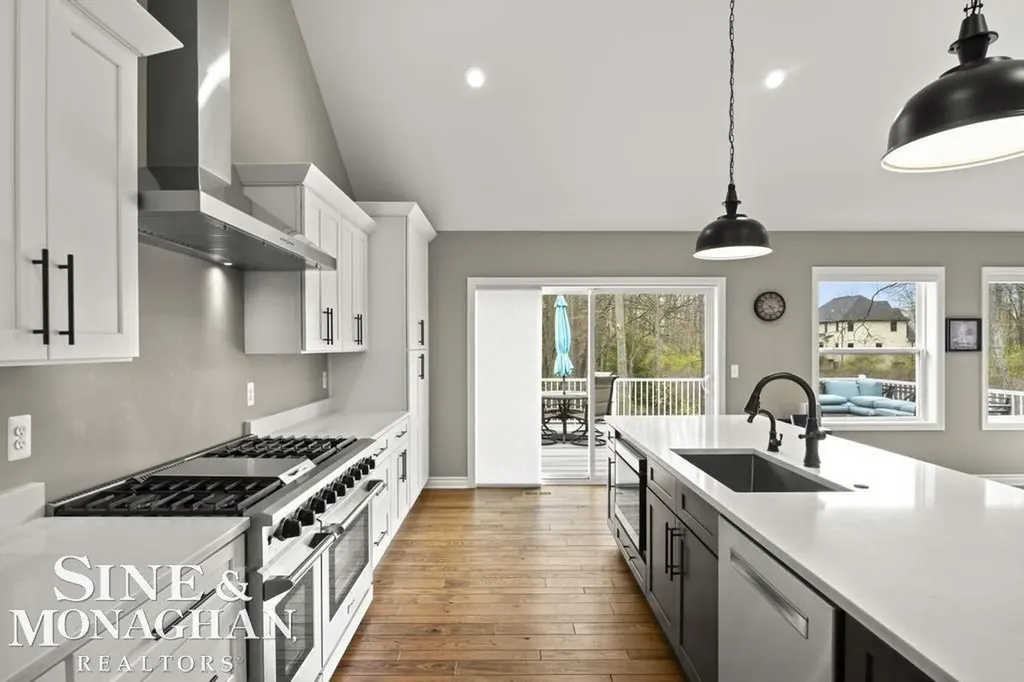 2285 White Hawk Trl Road Marion Township MI 48843