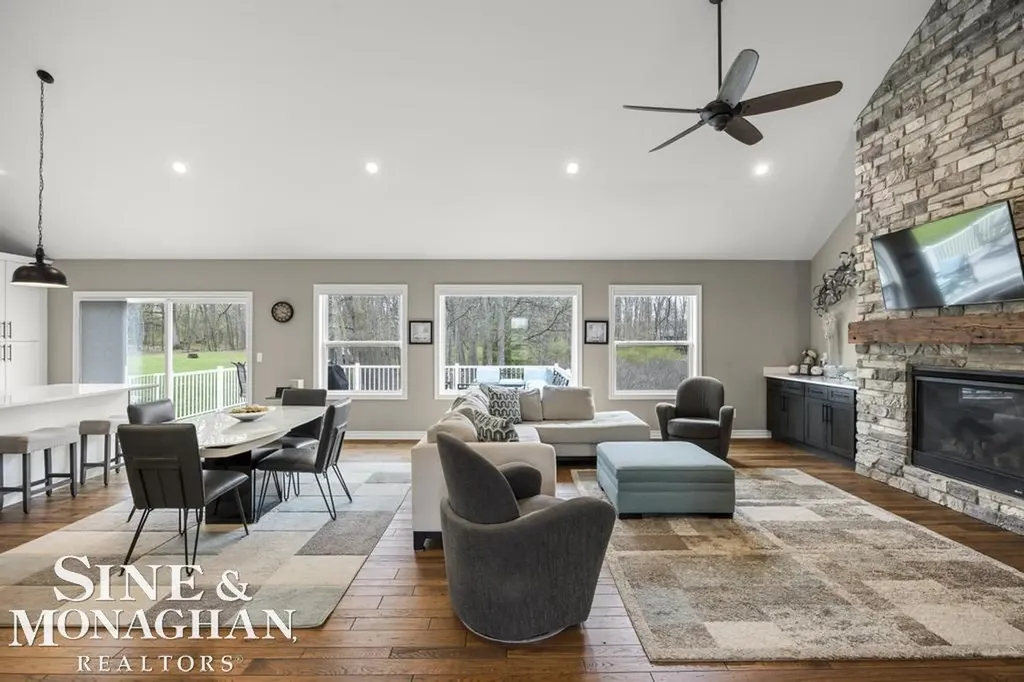 2285 White Hawk Trl Road Marion Township MI 48843