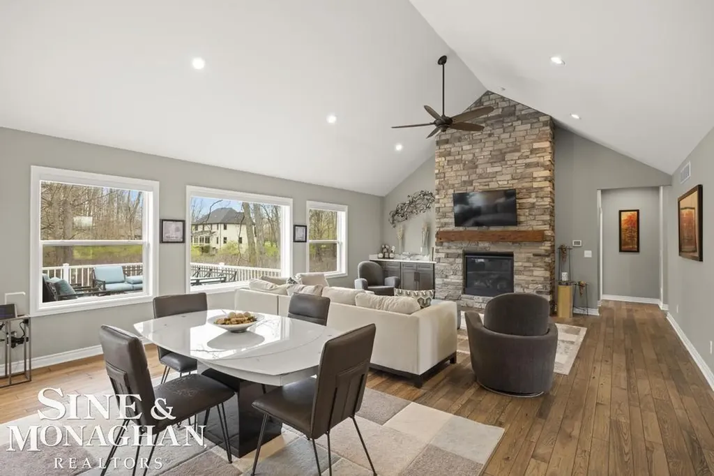 2285 White Hawk Trl Road Marion Township MI 48843