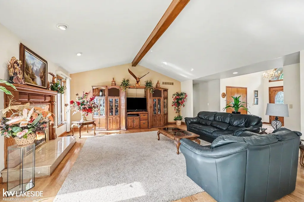 53710 Wellington Drive Shelby Charter Township MI 48315