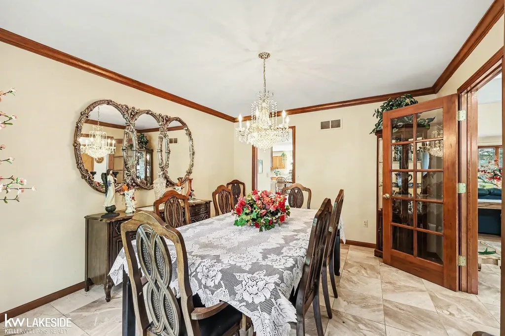 53710 Wellington Drive Shelby Charter Township MI 48315