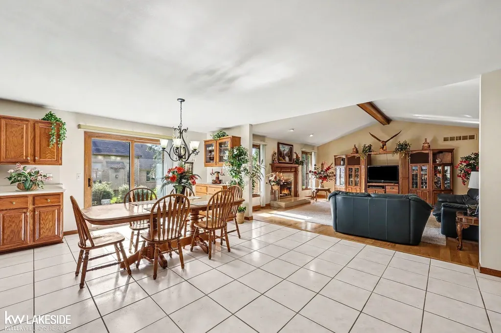 53710 Wellington Drive Shelby Charter Township MI 48315