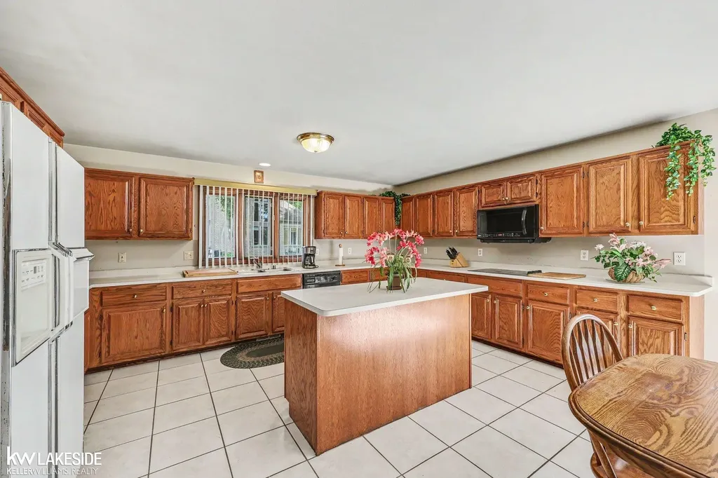 53710 Wellington Drive Shelby Charter Township MI 48315