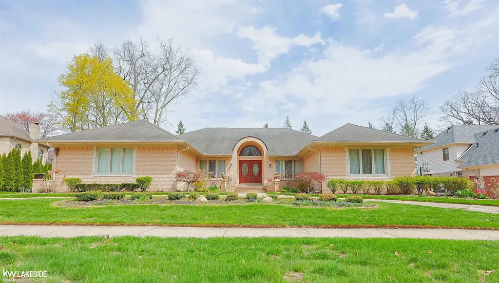 53710 Wellington Drive Shelby Charter Township MI 48315