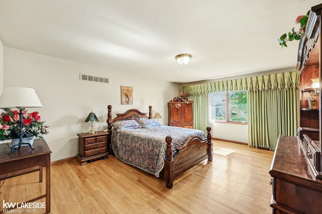 53710 Wellington Drive Shelby Charter Township MI 48315