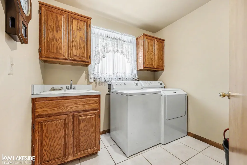 53710 Wellington Drive Shelby Charter Township MI 48315
