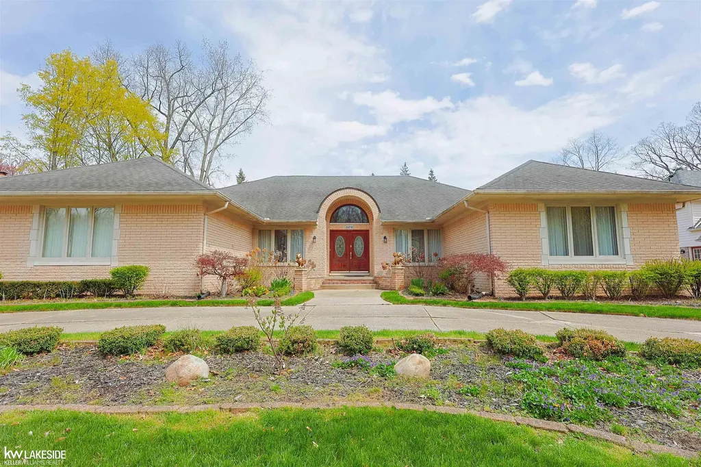 53710 Wellington Drive Shelby Charter Township MI 48315