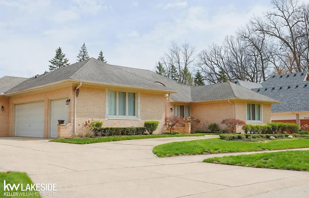 53710 Wellington Drive Shelby Charter Township MI 48315