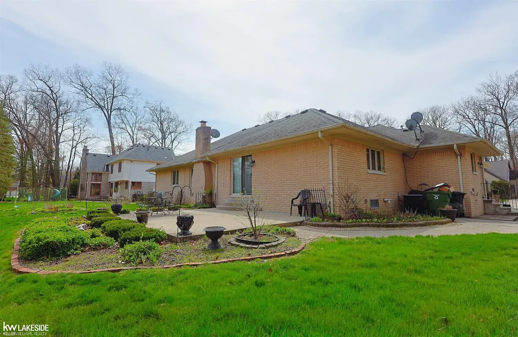 53710 Wellington Drive Shelby Charter Township MI 48315