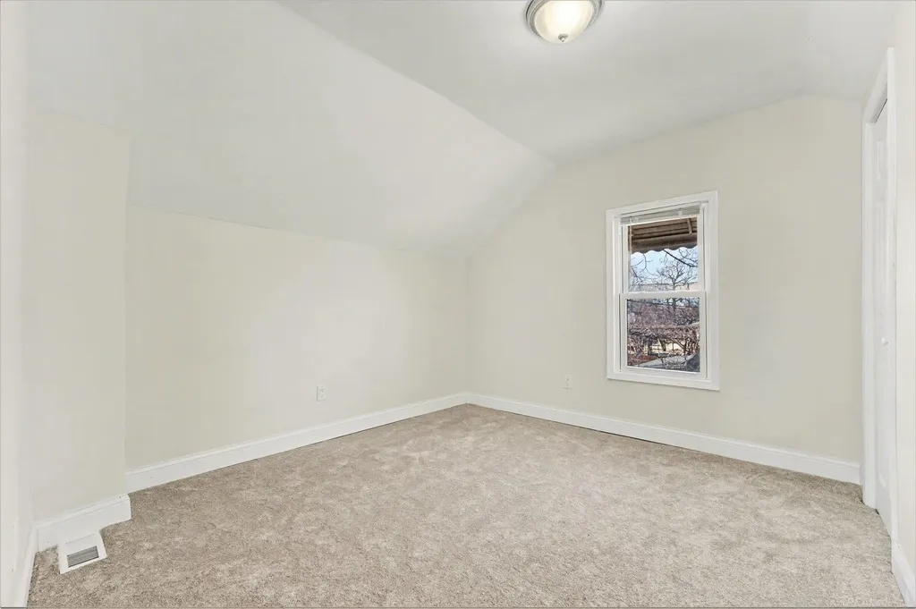 141 W Harry Avenue Hazel Park City MI 48030