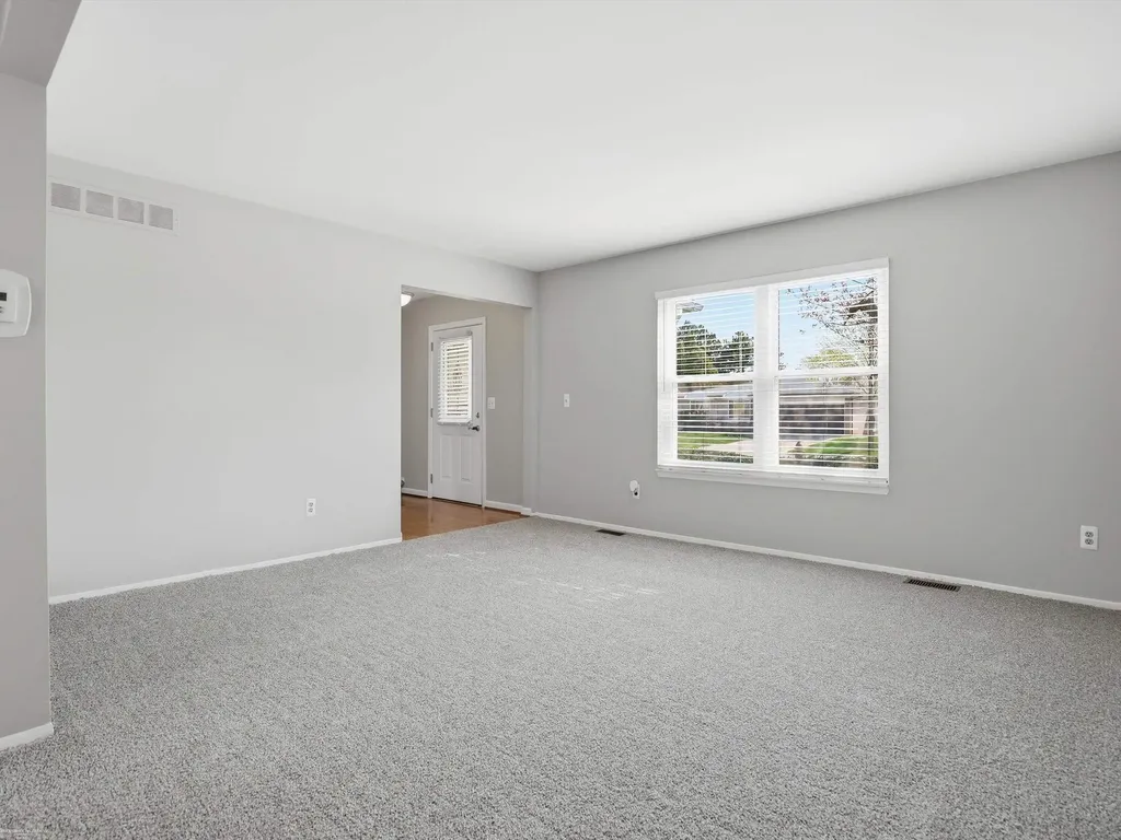 1405 Shaker Drive Troy City MI 48083