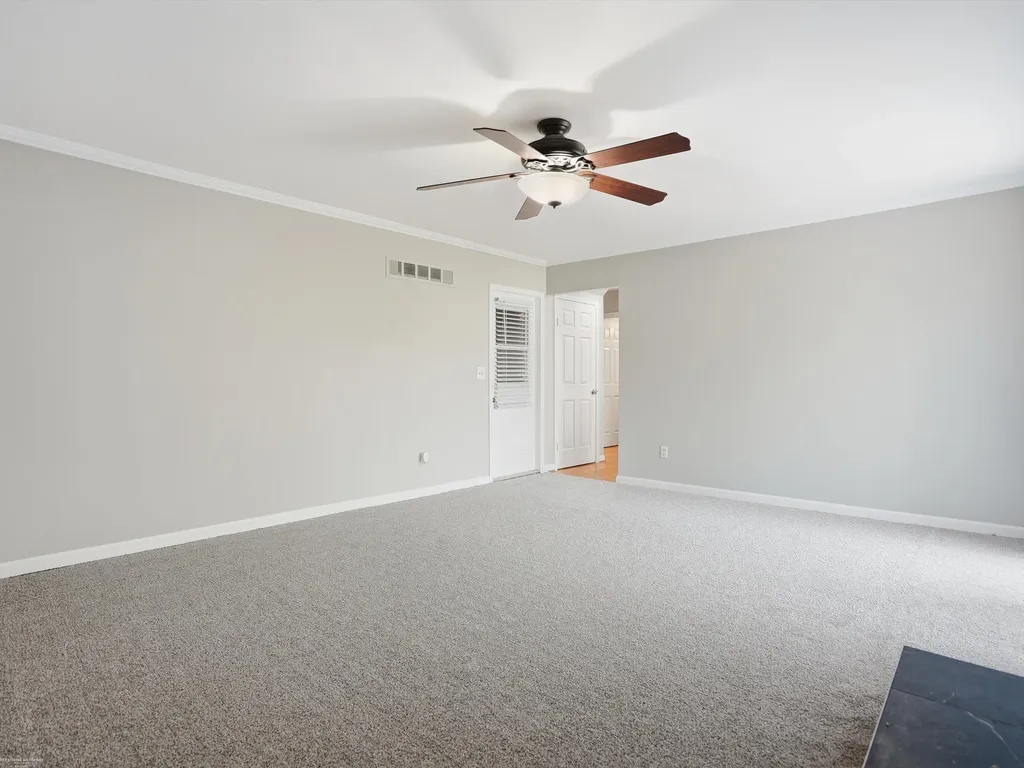 1405 Shaker Drive Troy City MI 48083