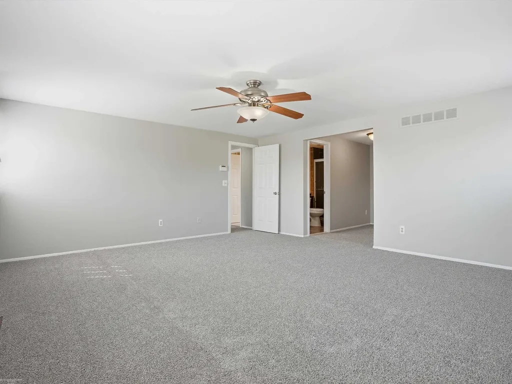 1405 Shaker Drive Troy City MI 48083