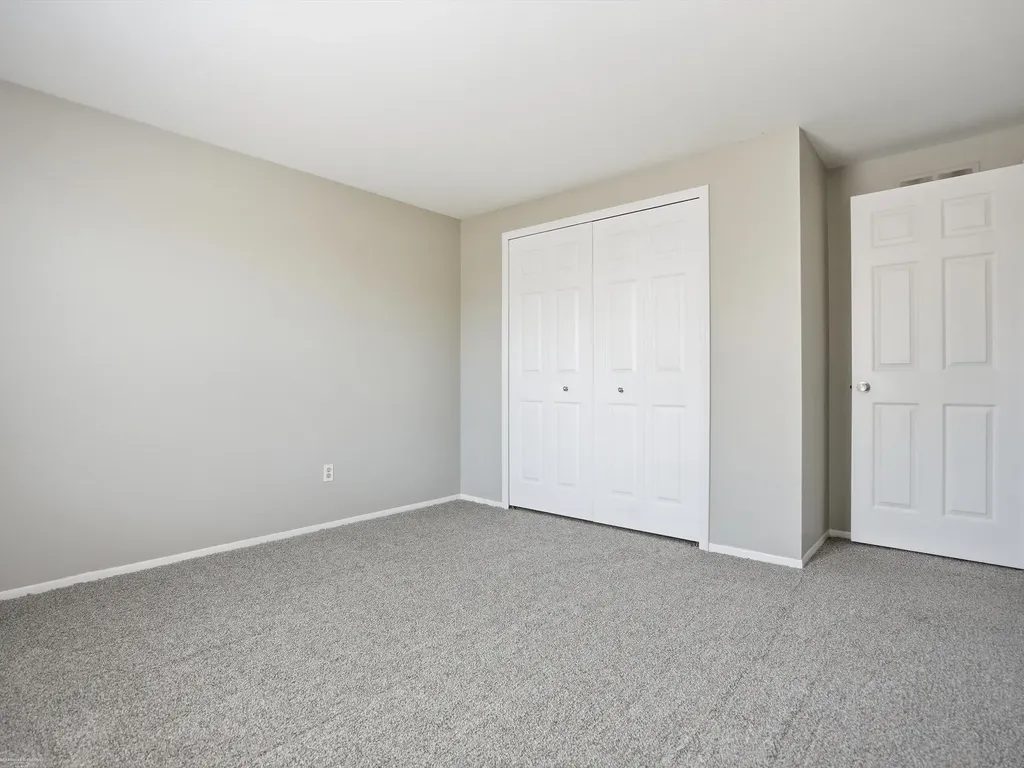 1405 Shaker Drive Troy City MI 48083