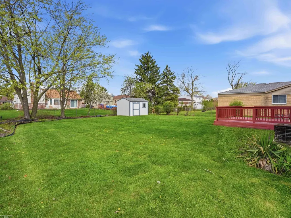 1405 Shaker Drive Troy City MI 48083