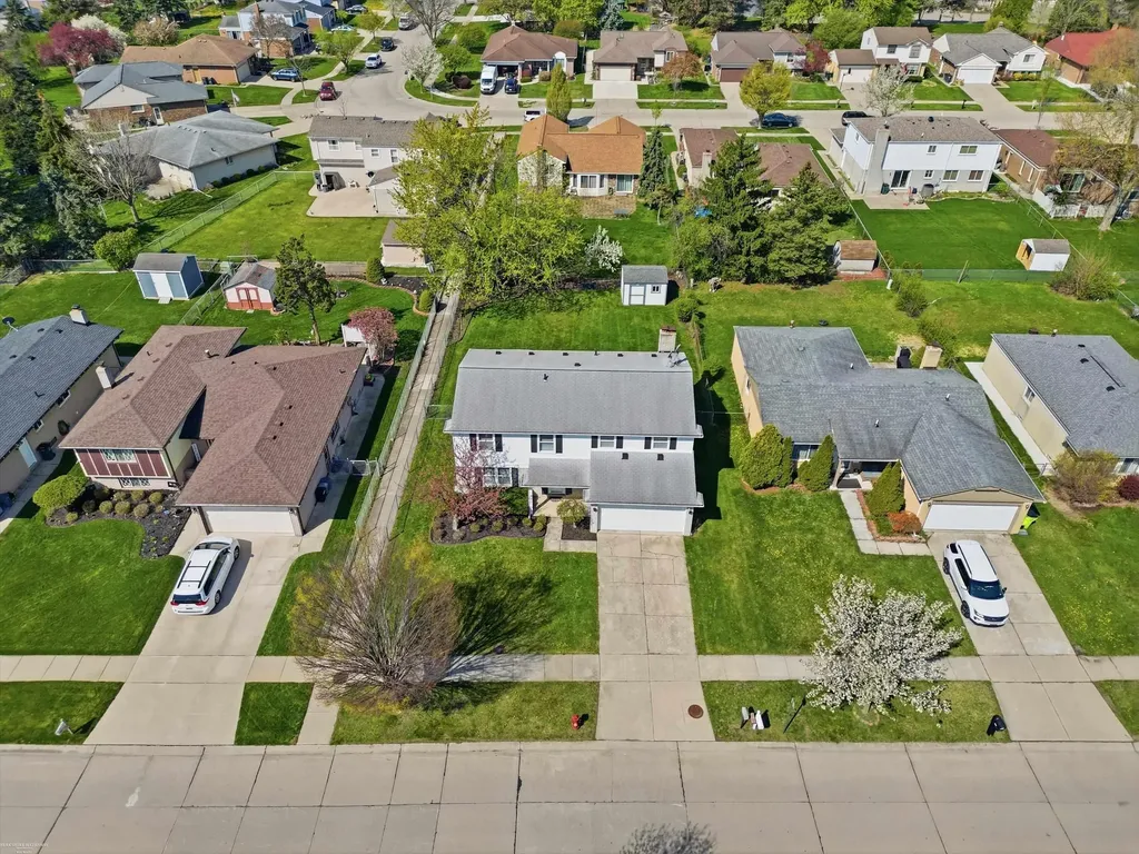 1405 Shaker Drive Troy City MI 48083