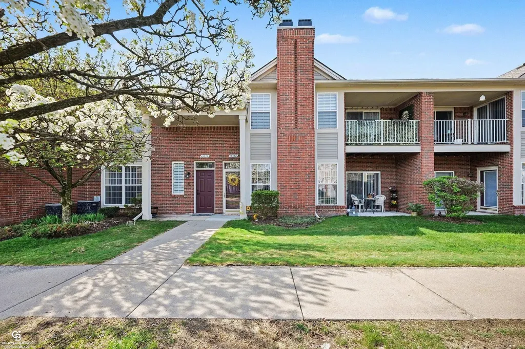 15368 Yale Drive Clinton Charter Township MI 48038
