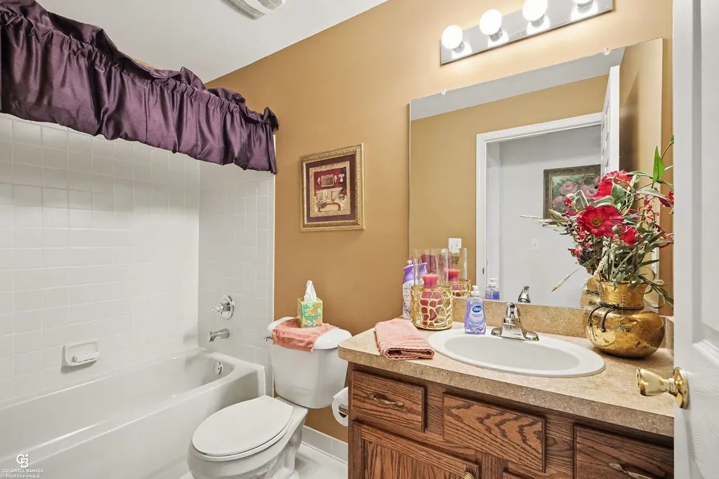 15368 Yale Drive Clinton Charter Township MI 48038