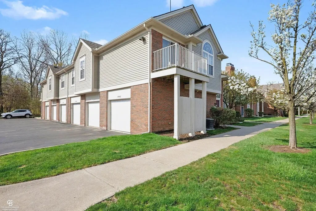 15368 Yale Drive Clinton Charter Township MI 48038