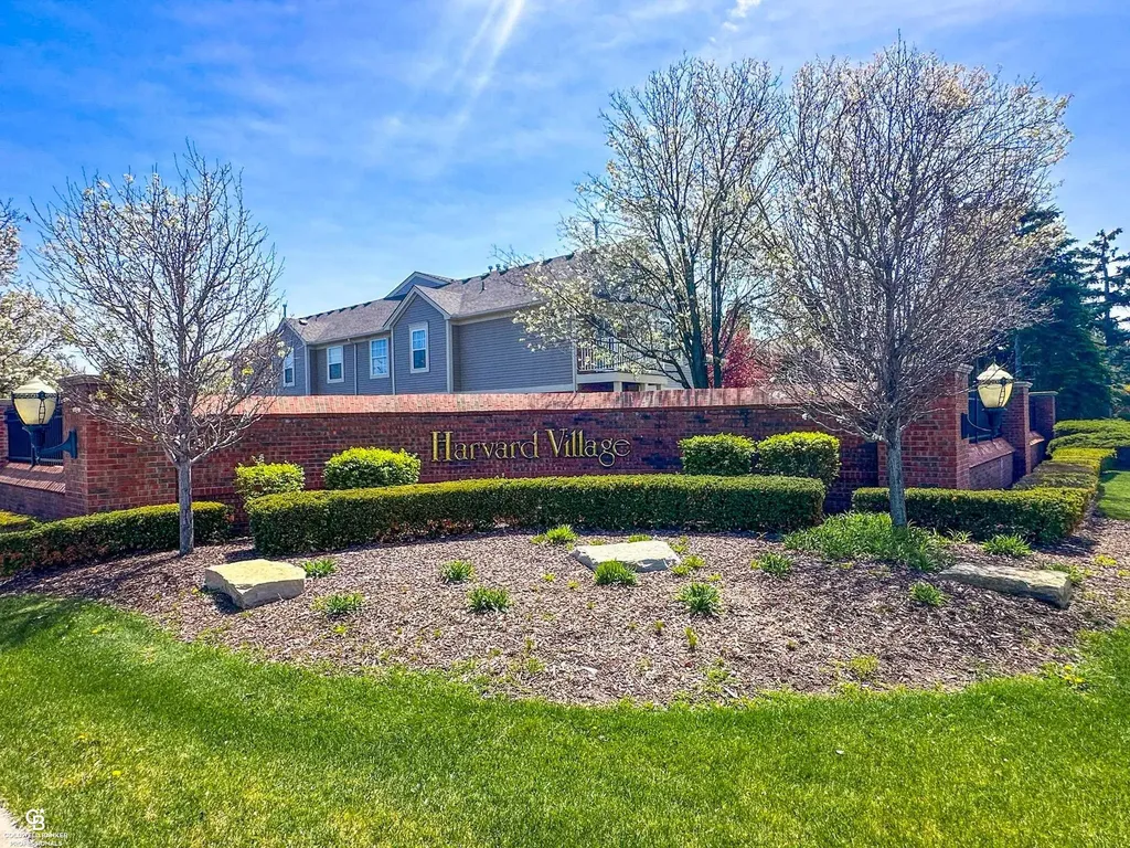 15368 Yale Drive Clinton Charter Township MI 48038