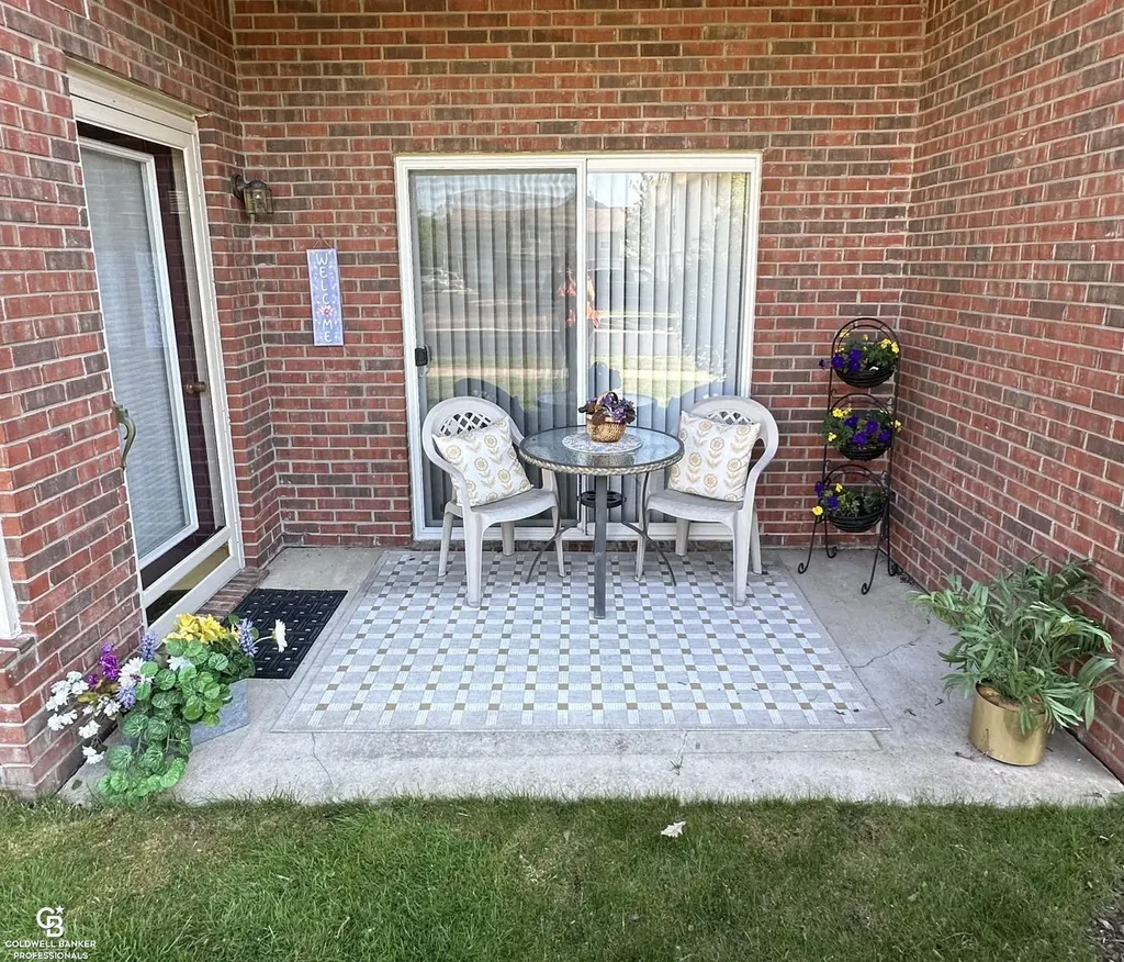 15368 Yale Drive Clinton Charter Township MI 48038