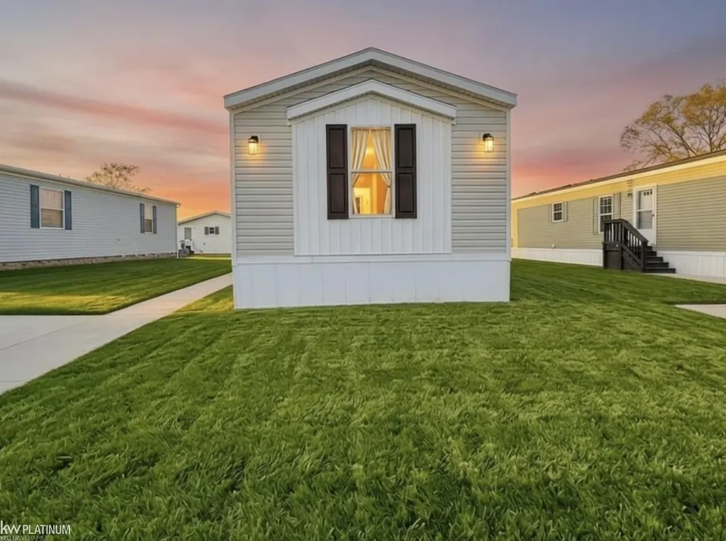 15369 Cartier Drive Clinton Charter Township MI 48038