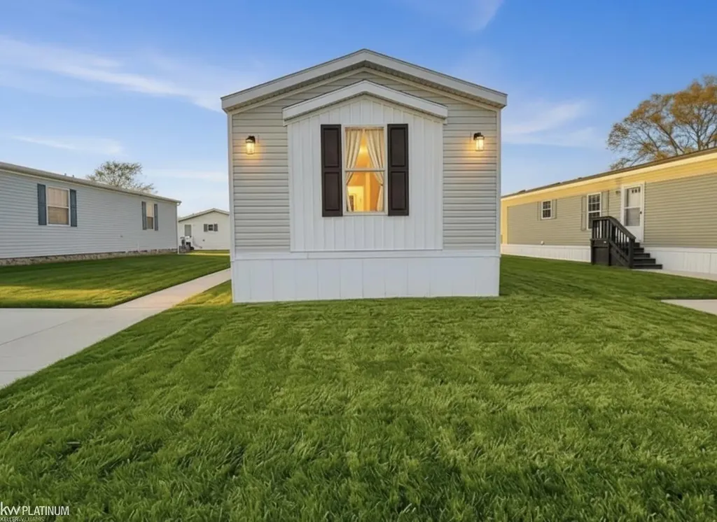 15369 Cartier Drive Clinton Charter Township MI 48038
