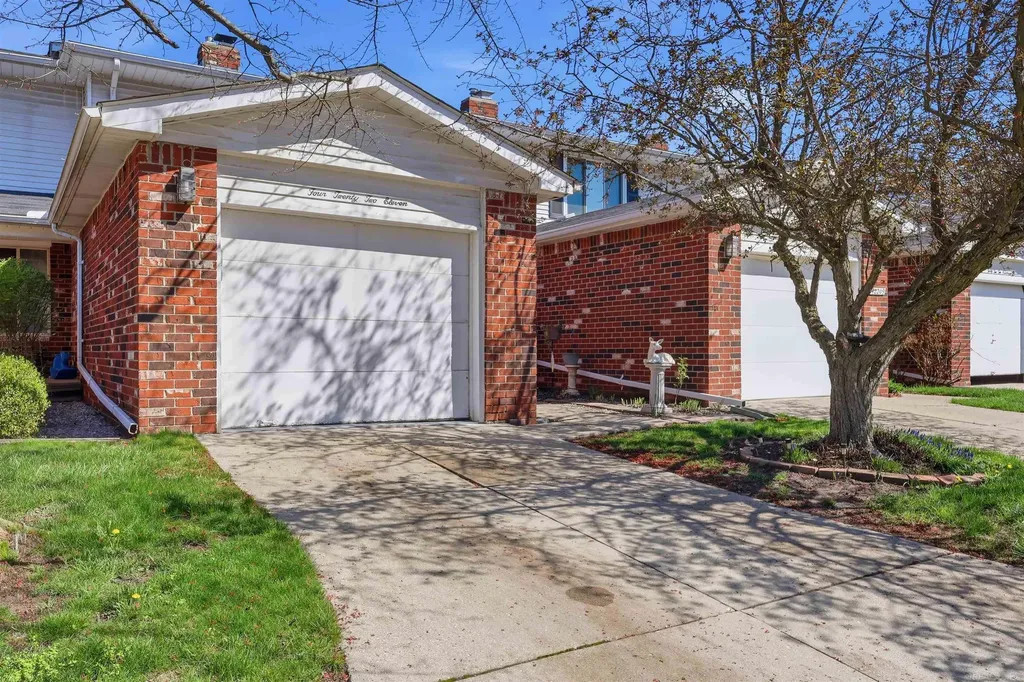 42211 Toddmark Ln Lane Clinton Charter Township MI 48038