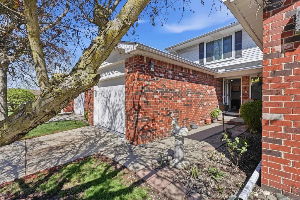 42211 Toddmark Ln Lane Clinton Charter Township MI 48038