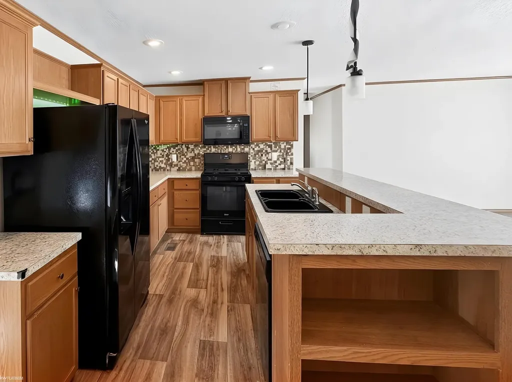 49982 Pennbrook Court Shelby Charter Township MI 48317