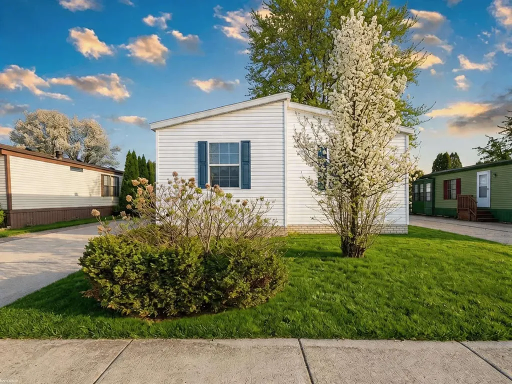 49982 Pennbrook Court Shelby Charter Township MI 48317