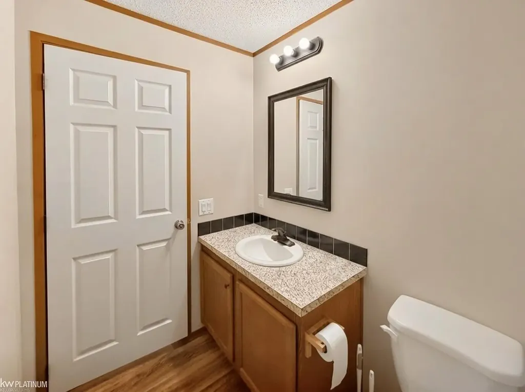 49982 Pennbrook Court Shelby Charter Township MI 48317