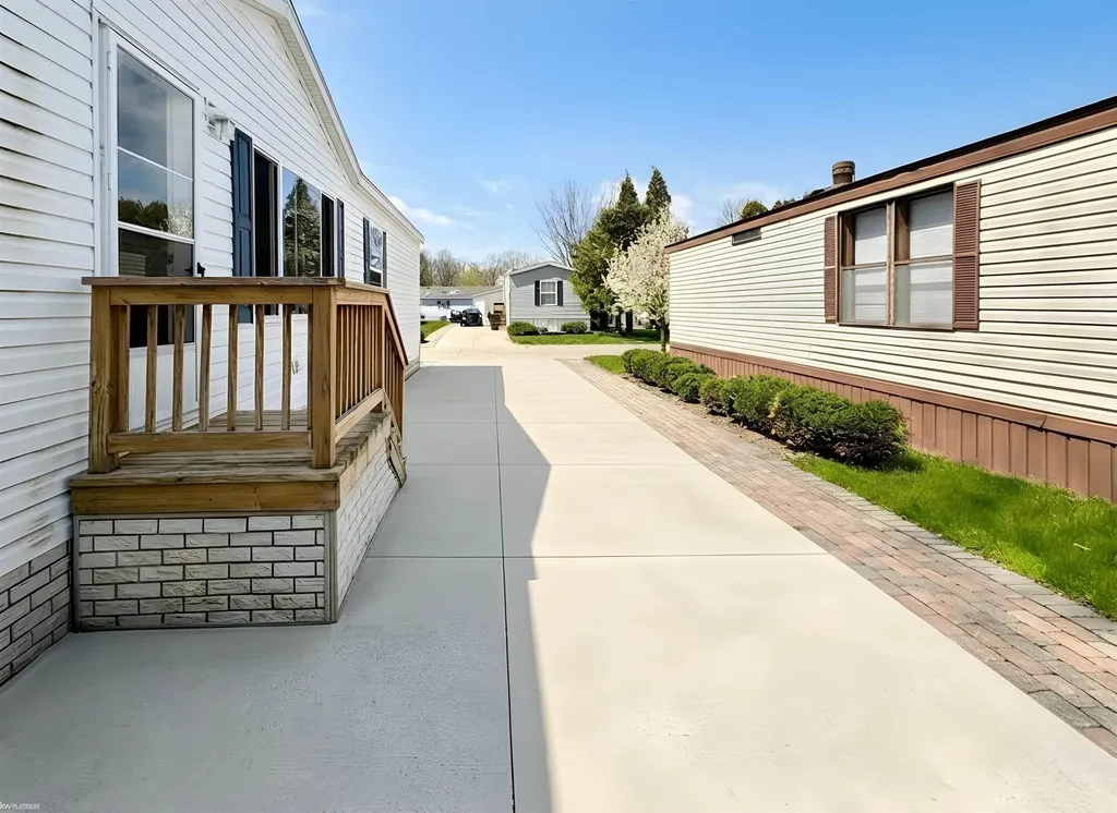 49982 Pennbrook Court Shelby Charter Township MI 48317