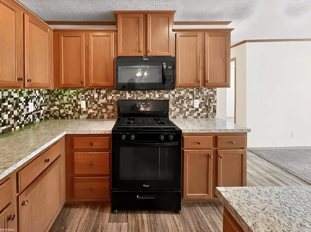 49982 Pennbrook Court Shelby Charter Township MI 48317