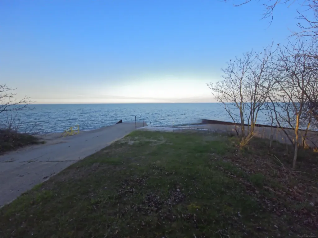 7333 Hawthorne Road Worth Township MI 48450