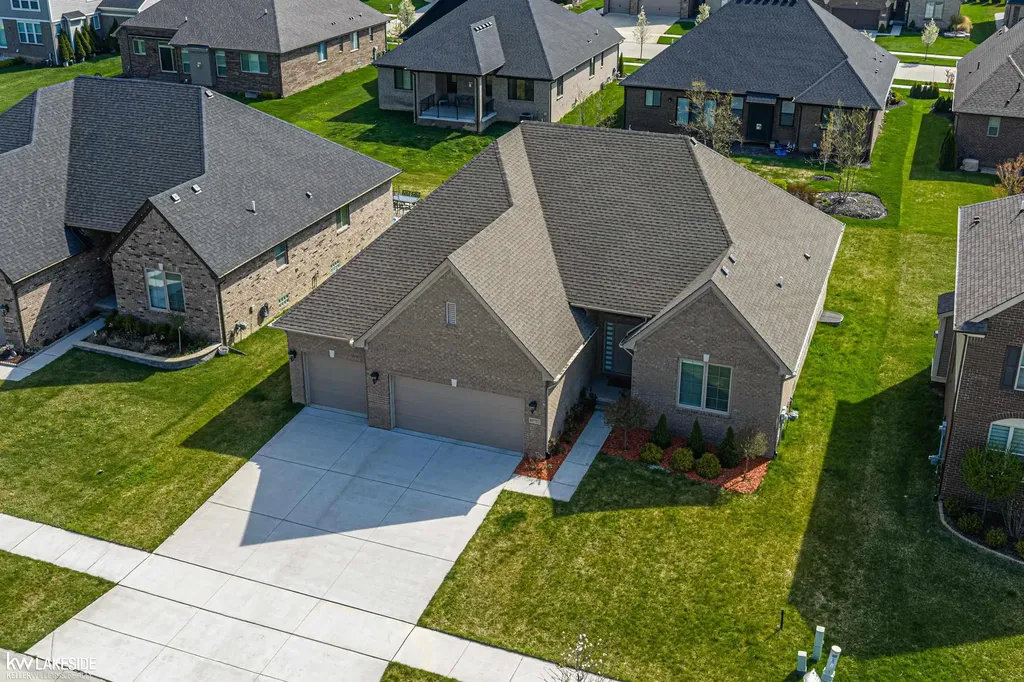 49712 Split Rock Road Macomb Township MI 48044