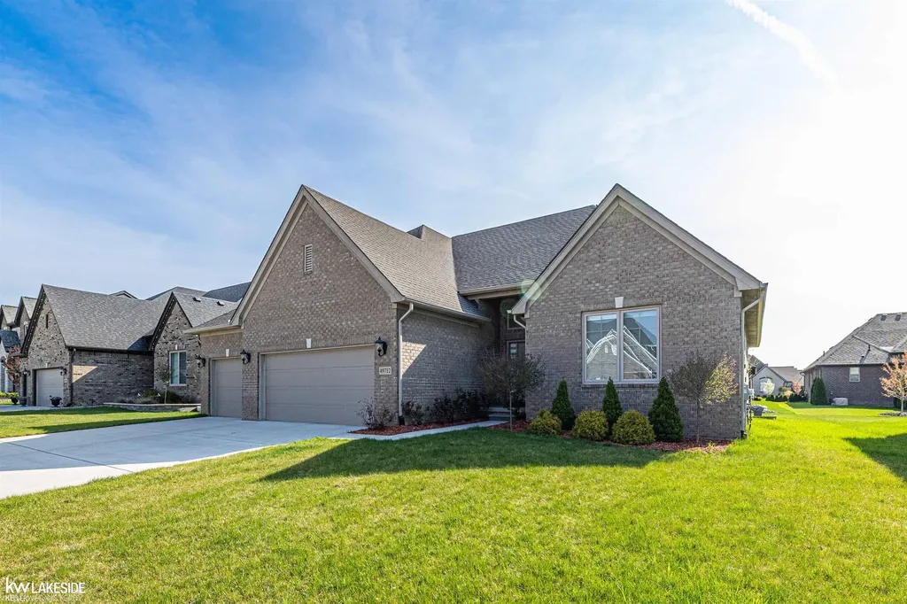 49712 Split Rock Road Macomb Township MI 48044