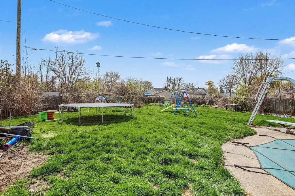306 Sanson Street Bay City City MI 48706