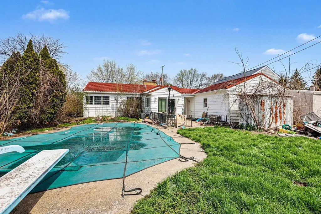 306 Sanson Street Bay City City MI 48706