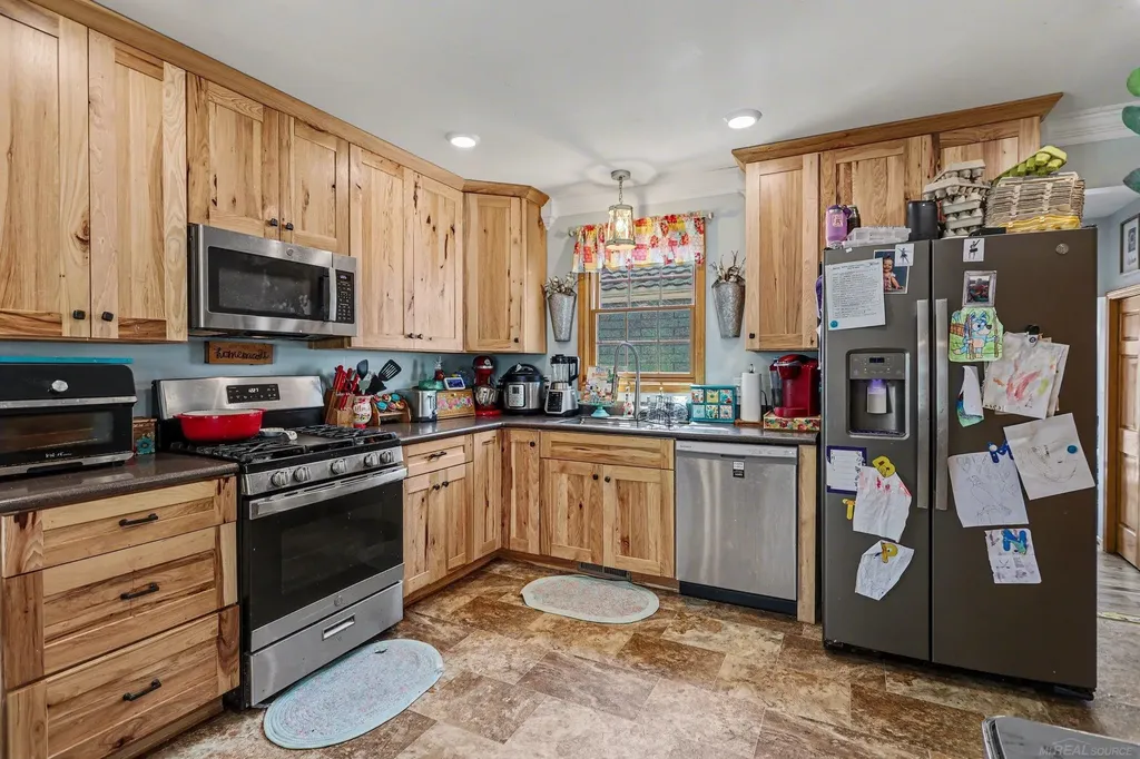 306 Sanson Street Bay City City MI 48706