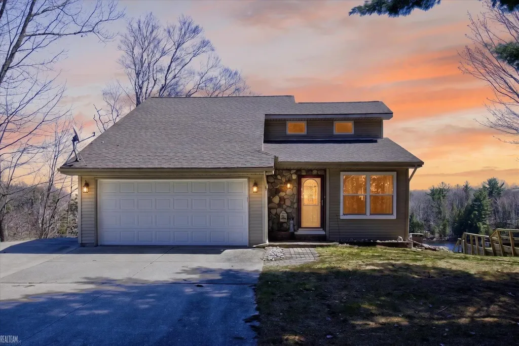 6258 SW Ginafred Shores Drive Springfield Township MI 49633