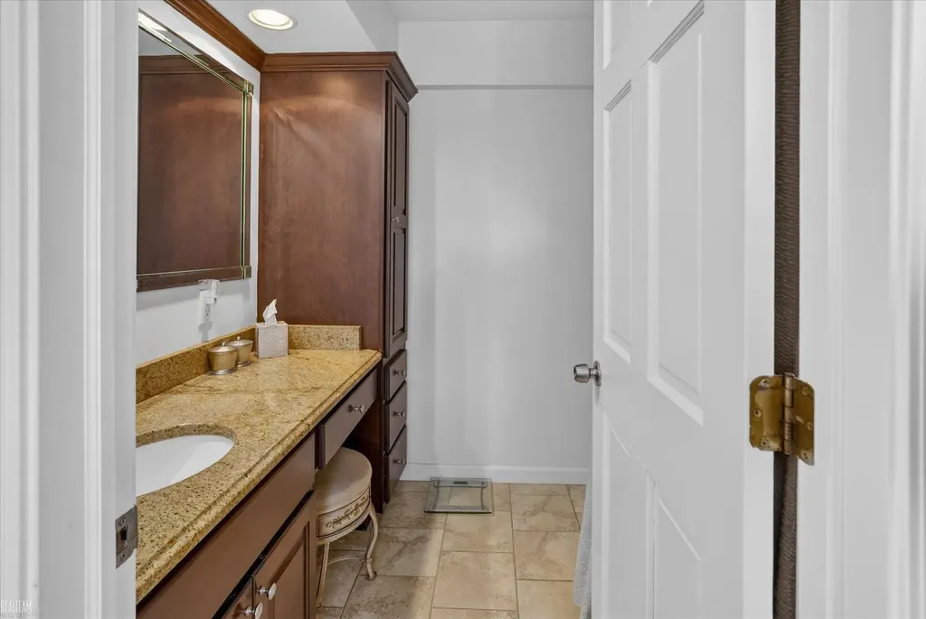 6258 SW Ginafred Shores Drive Springfield Township MI 49633