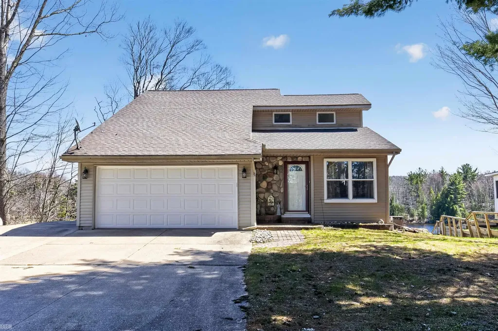 6258 SW Ginafred Shores Drive Springfield Township MI 49633