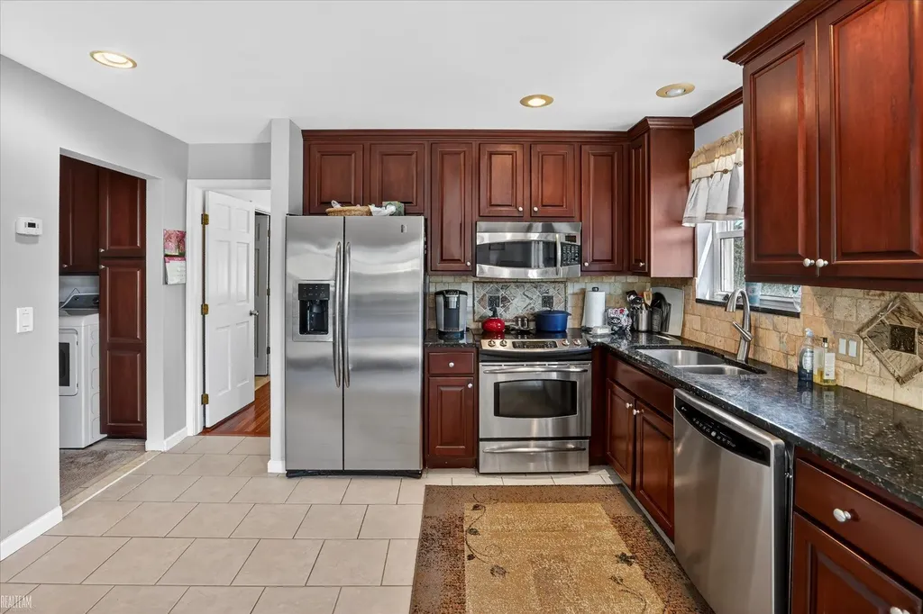 6258 SW Ginafred Shores Drive Springfield Township MI 49633