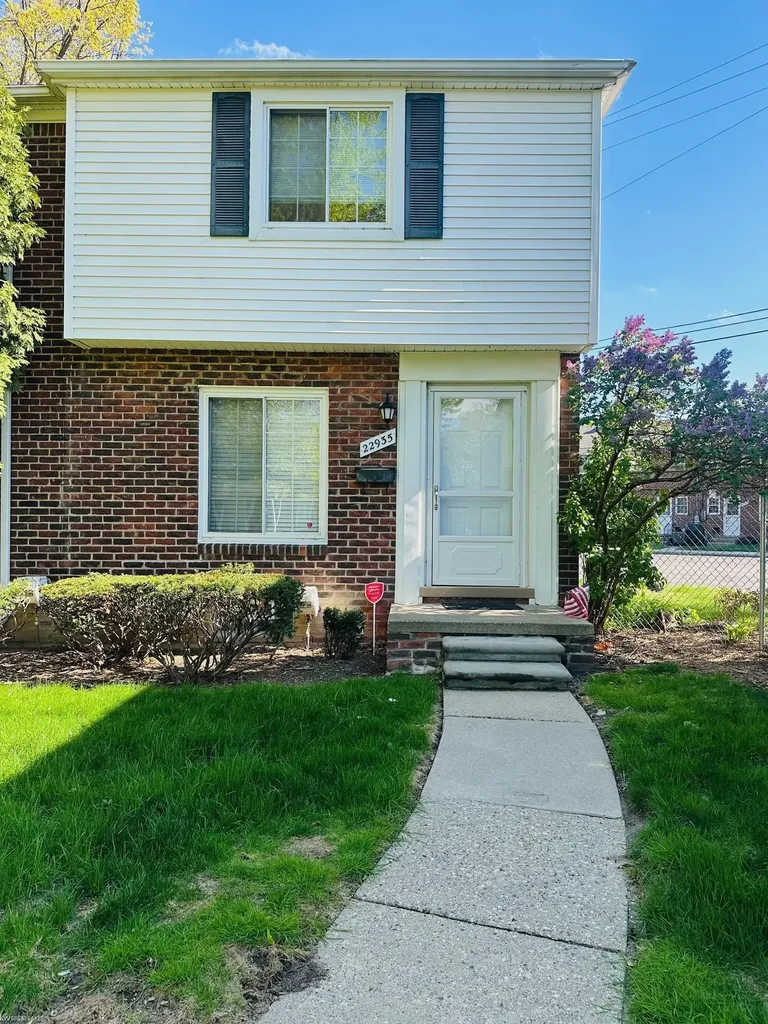 22935 Gary Ln Lane St. Clair Shores City MI 48080